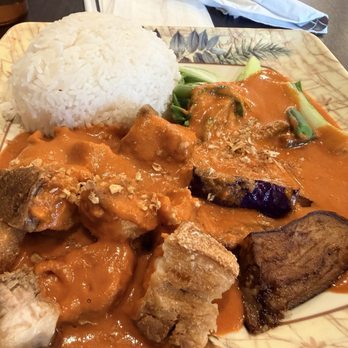 Nogakes Kitchen - Lechon kawali kare kare - Food Trucks Near Me - Las Vegas, Nevada
