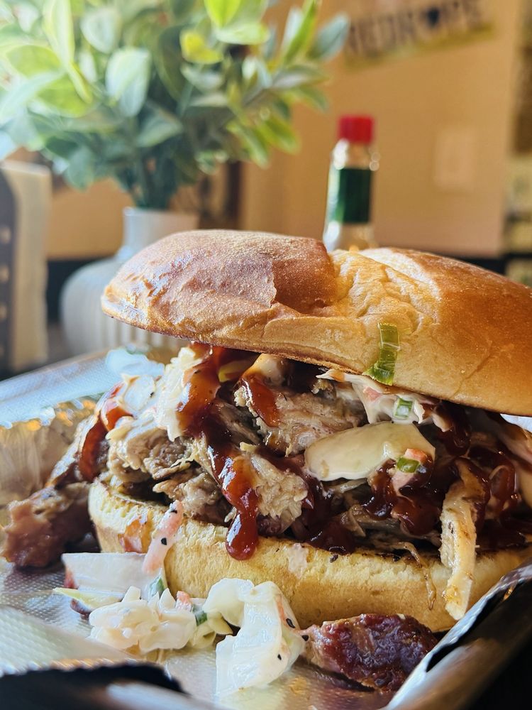 Chubby Cheeks Country Deli Logo