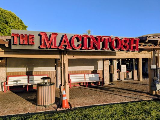 The Macintosh by null