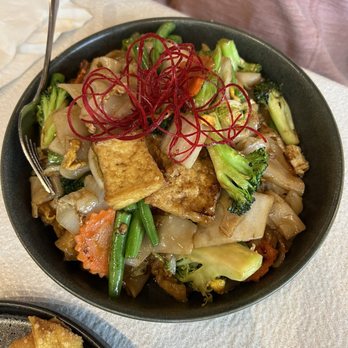 Siriwan 4 Sectors Thai - 27. Pad Z-Eaw - Thai Near Me - Germantown, Maryland Siriwan 4 Sectors Thai - 27. Pad Z-Eaw - Thai Near Me - Germantown, Maryland