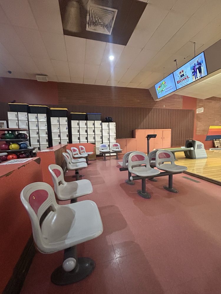 Leeward Bowl Snack Shop