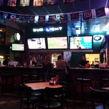 Beef 'O' Brady's - The bar nice and clean thats what i like to see - American Near Me - Amarillo, Texas