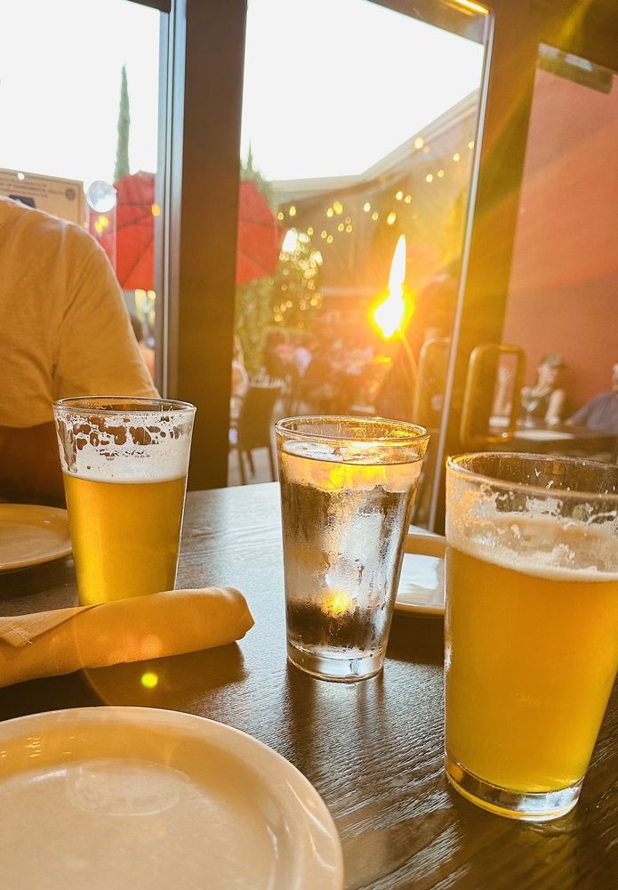 Pizzo's Pizzeria and Wine Bar
