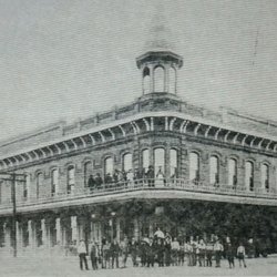 The De Vilbiss Hotel Building - Old Photo( 1890 )