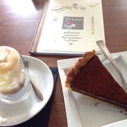 TiAmo Caffè - Caffè con panna fresca (1.50€) e torta al mocaccino (3€)!