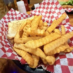 Three Days Grille and Saloon - Grilled cheese and fries
