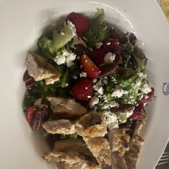 SAVR - Salad with chicken - American Near Me - Boston, Massachusetts SAVR - Salad with chicken - American Near Me - Boston, Massachusetts
