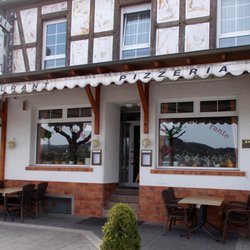 Hotel-Restaurant Vater Rhein - von außen am Morgen