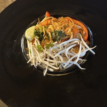 Som Dee Thai Kitchen & Bar - LAMAI Pad Thai - Thai Near Me - Denver, Colorado Som Dee Thai Kitchen & Bar - LAMAI Pad Thai - Thai Near Me - Denver, Colorado