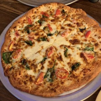 Royal Pizza - Pizza Near Me - Clifton, Texas