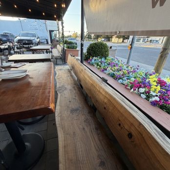 Dara Thai - Outside - Thai Near Me - Belmont, California