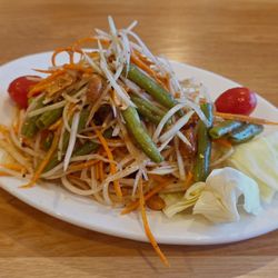 Bangkok Broiler - Papaya Salad