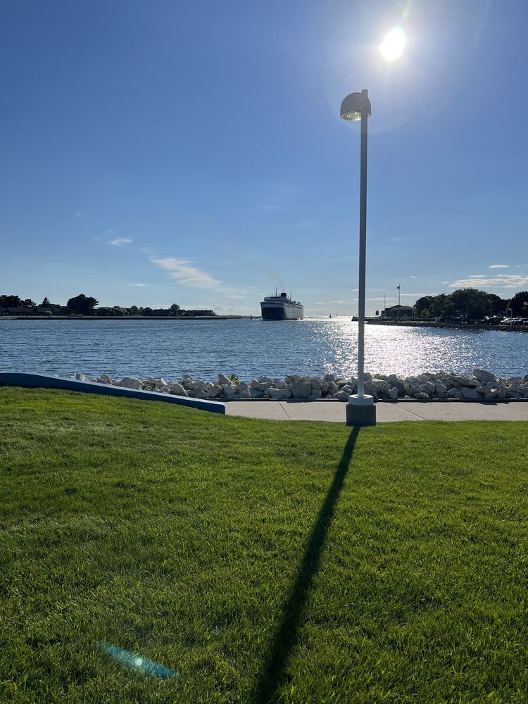 Waterfront Park & Playground Logo