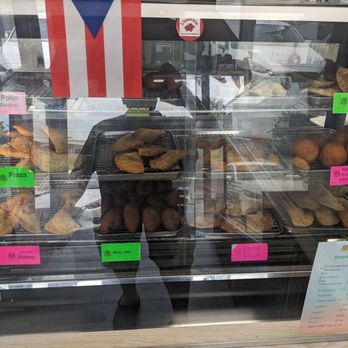 El Chinchorro Boricua - Puerto Rican Near Me - Holyoke, Massachusetts El Chinchorro Boricua - Puerto Rican Near Me - Holyoke, Massachusetts