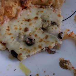Taste like papa john bread and topping with tomato paste in middle awful