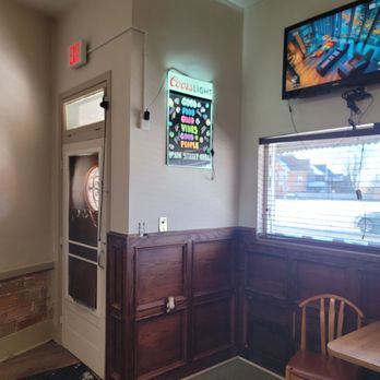 Main Street Grill - Inside - Burgers Near Me - Niagara Falls, New York Main Street Grill - Inside - Burgers Near Me - Niagara Falls, New York