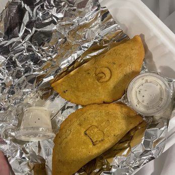 Mami's Empanadas - Sofrito Chicken Empanada & Beef and Potato Empanada - Latin American Near Me - Honolulu, Hawaii
