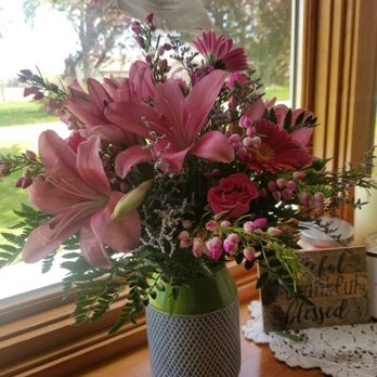 Busse & Rieck - Florist designed bouquet - Florists Near Me - Kankakee, Illinois
