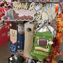 Dollar Tree - Thanksgiving Day was is a Apple