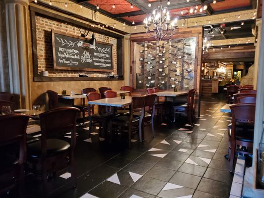 Tutoni's Restaurant by null