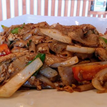 Hug Thai Express - Drunken Noodles with Chicken - Thai Near Me - La Mesa, California