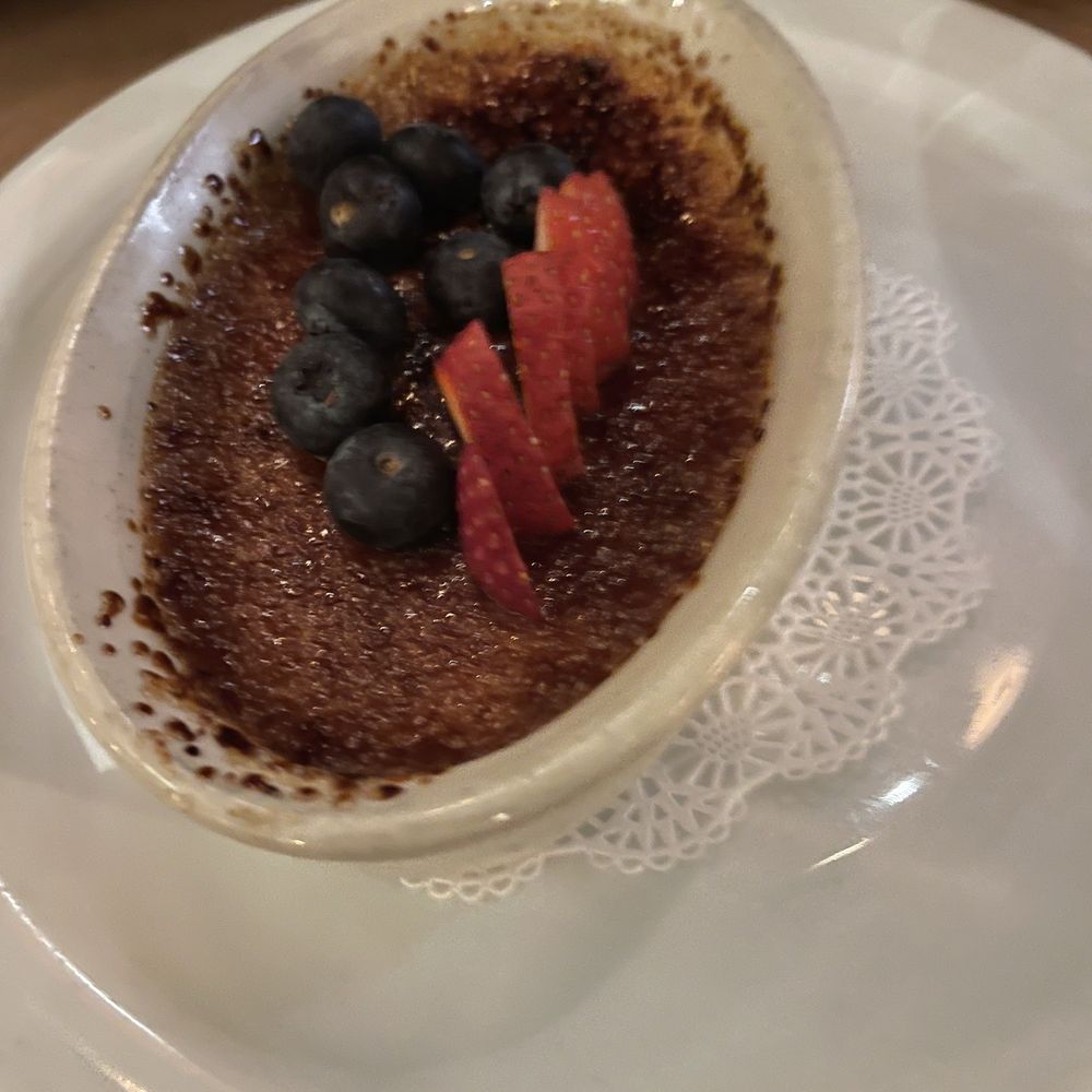 Circa 1875 - Brûlée became bitter on edges. Shame. Lovely texture beneath. - Pubs Near Me - Savannah, Georgia