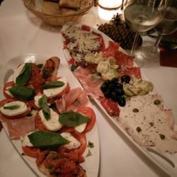 Ristorante Da Rosario - Antipasti - gemischte Vorspeisenplatte | Büffel-Mozzarella mit Bruschetta