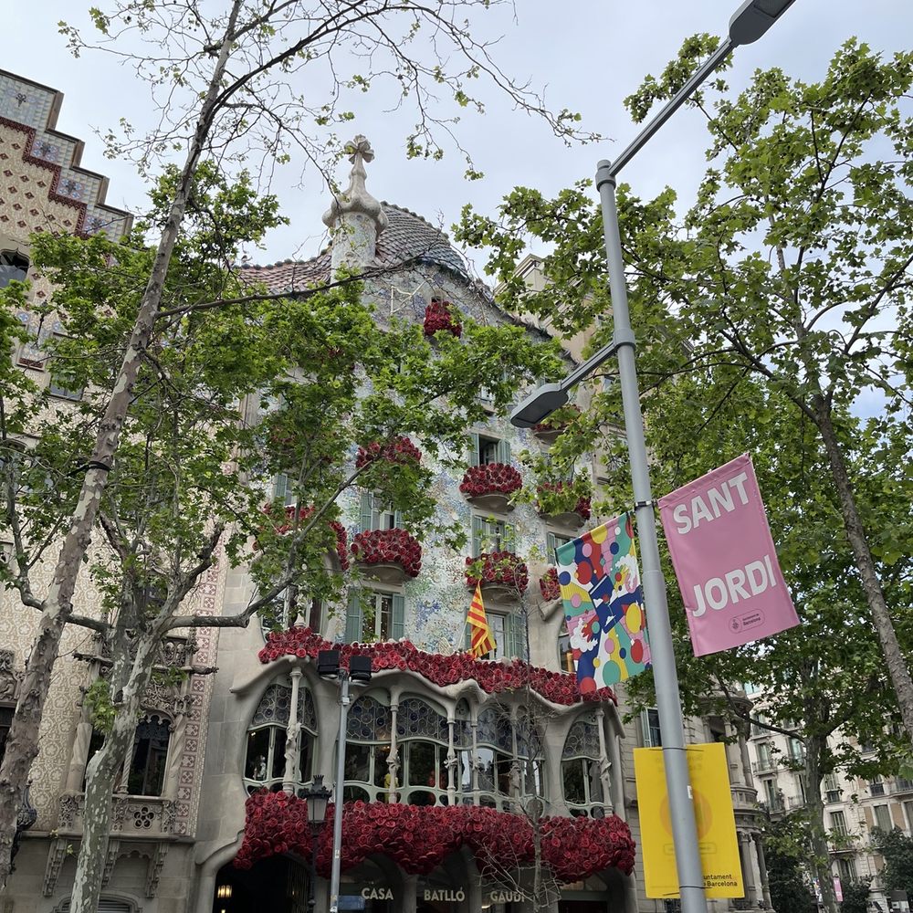 Casa Batlló - Pretty - Landmarks & Historical Buildings Near Me - Barcelona, B Casa Batlló - Pretty - Landmarks & Historical Buildings Near Me - Barcelona, B