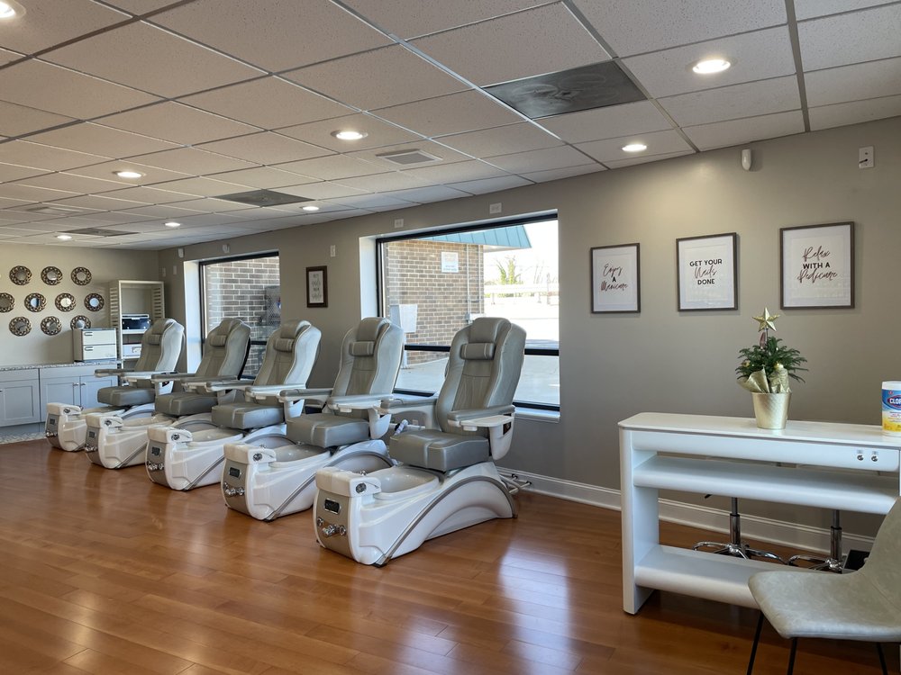 CLASSIC NAILS Updated October 2024 4434 N Center St NE, Hickory