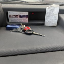 Mach1 - I paid for my alarm to be disconnected, not my door open light to stay on indefinitely. Key's out, light stays on!