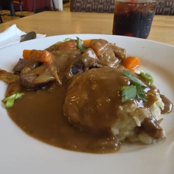 The Cottage - Pot Roast - American Near Me - Traverse City, Michigan The Cottage - Pot Roast - American Near Me - Traverse City, Michigan