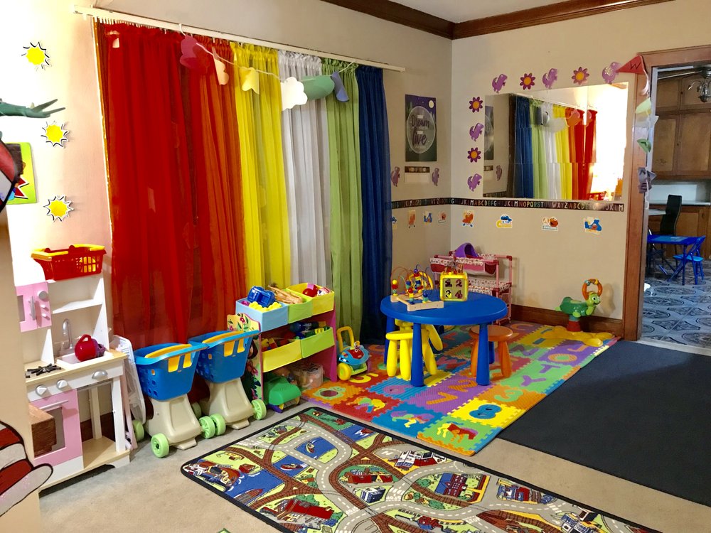 Mini Mes Learining Center - childcare center in Milwaukee, WI