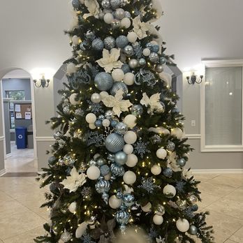 Marquis Rockwall - Our tree is MAGNIFICENT - Apartments Near Me - Rockwall, Texas