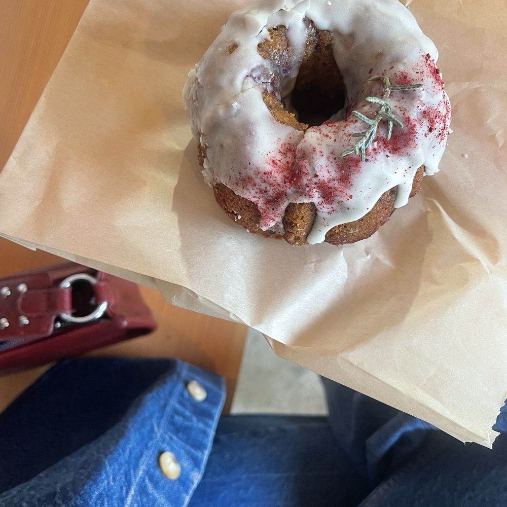 Revolution Roasters - Seasonal gingerbread - Coffee Roasteries Near Me - Carlsbad, California