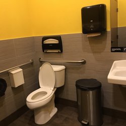 Roxberry Juice - Shared bathroom with Costa Vida