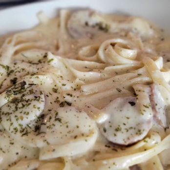 Mama's Restaurant & Bar - Fettuccine Alfredo with sausage - Pizza Near Me - Matthews, North Carolina Mama's Restaurant & Bar - Fettuccine Alfredo with sausage - Pizza Near Me - Matthews, North Carolina