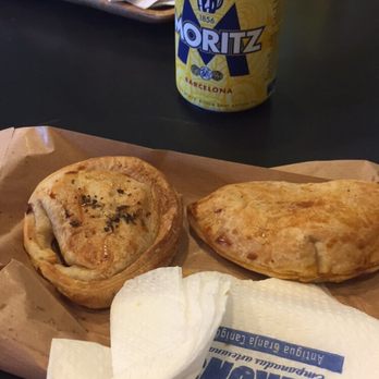 Rekons - Jamon & Queso and Pollo empanadas - Argentine Near Me - Barcelona, B Rekons - Jamon & Queso and Pollo empanadas - Argentine Near Me - Barcelona, B
