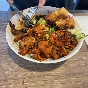 26 Viet Cafe - House special bowl - Vietnamese Near Me - Pasadena, California