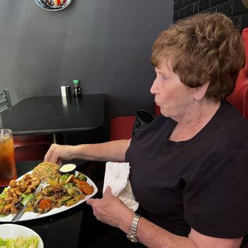 Rock N Roll Sushi - Chicken Hibachi - Sushi Bars Near Me - Tuscaloosa, Alabama