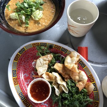 Madame Woo - Fried Wontons and Coconut Curry Soup - Asian Fusion Near Me - Trois-Rivières, Quebec