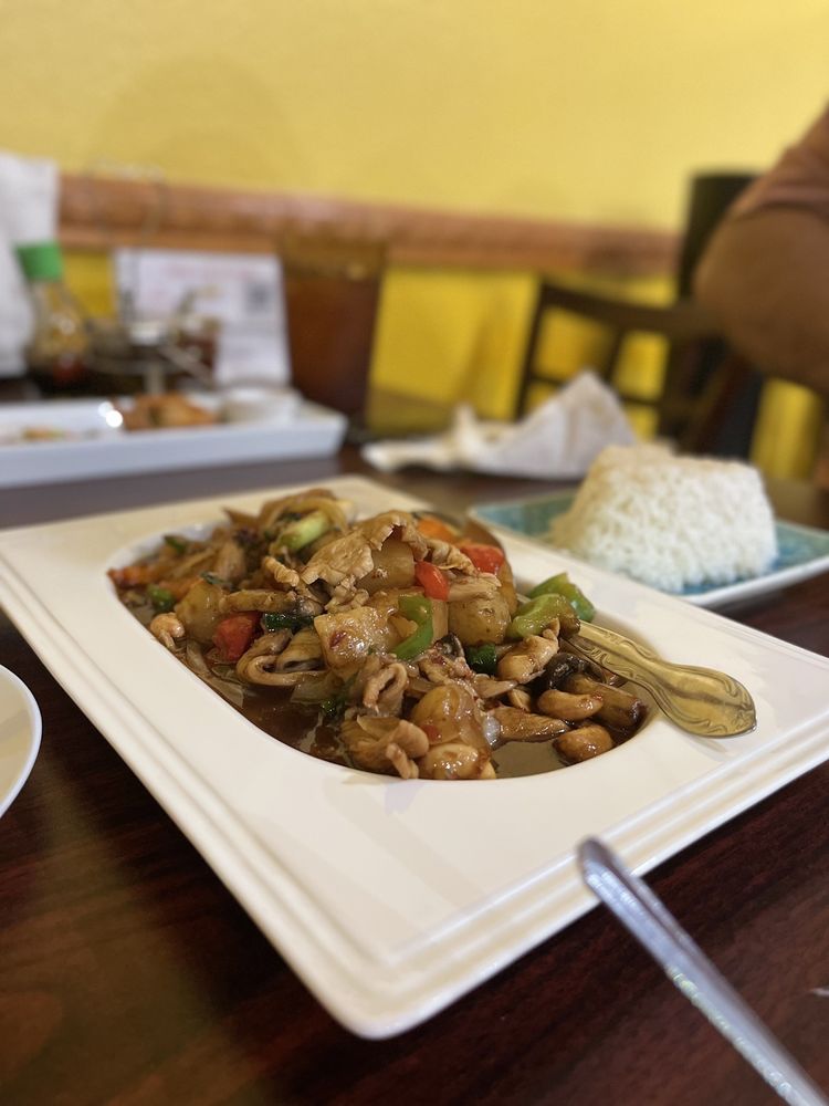 BANANAS THAI CUISINE Updated October 2024 856 Photos & 482 Reviews