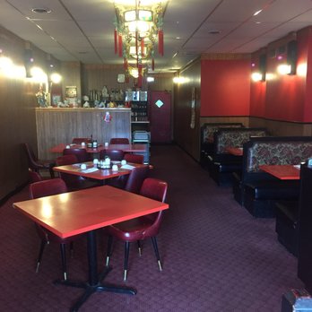 Palace Cantonese Restaurant - Dining room 1 as you walk in - Cantonese Near Me - Morton Grove, Illinois Palace Cantonese Restaurant - Dining room 1 as you walk in - Cantonese Near Me - Morton Grove, Illinois