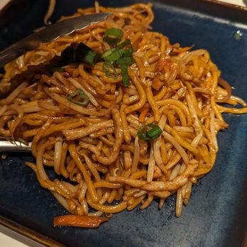 Cheli - Shanghai Stir-fried Noodles - Shanghainese Near Me - New York, New York