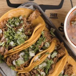 Leo’s Tacos & Burritos