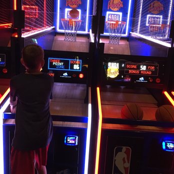Dave & Buster's Pittsburgh - Homestead - Basket! - American Near Me - Homestead, Pennsylvania