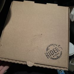 Riders Pizza - Pizza box