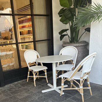 Pura Vida Miami - Outside seating - Breakfast & Brunch Near Me - Beverly Hills, California Pura Vida Miami - Outside seating - Breakfast & Brunch Near Me - Beverly Hills, California