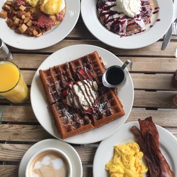 Bea Bea's - Coffee & Tea Near Me - Burbank, California