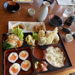 Omoide - Lunch box, tempura prawn