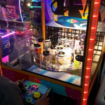 Quarters Arcade - I never win at these but i keep trying - Arcades Near Me - Bremerton, Washington